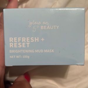 Brightening mud mask